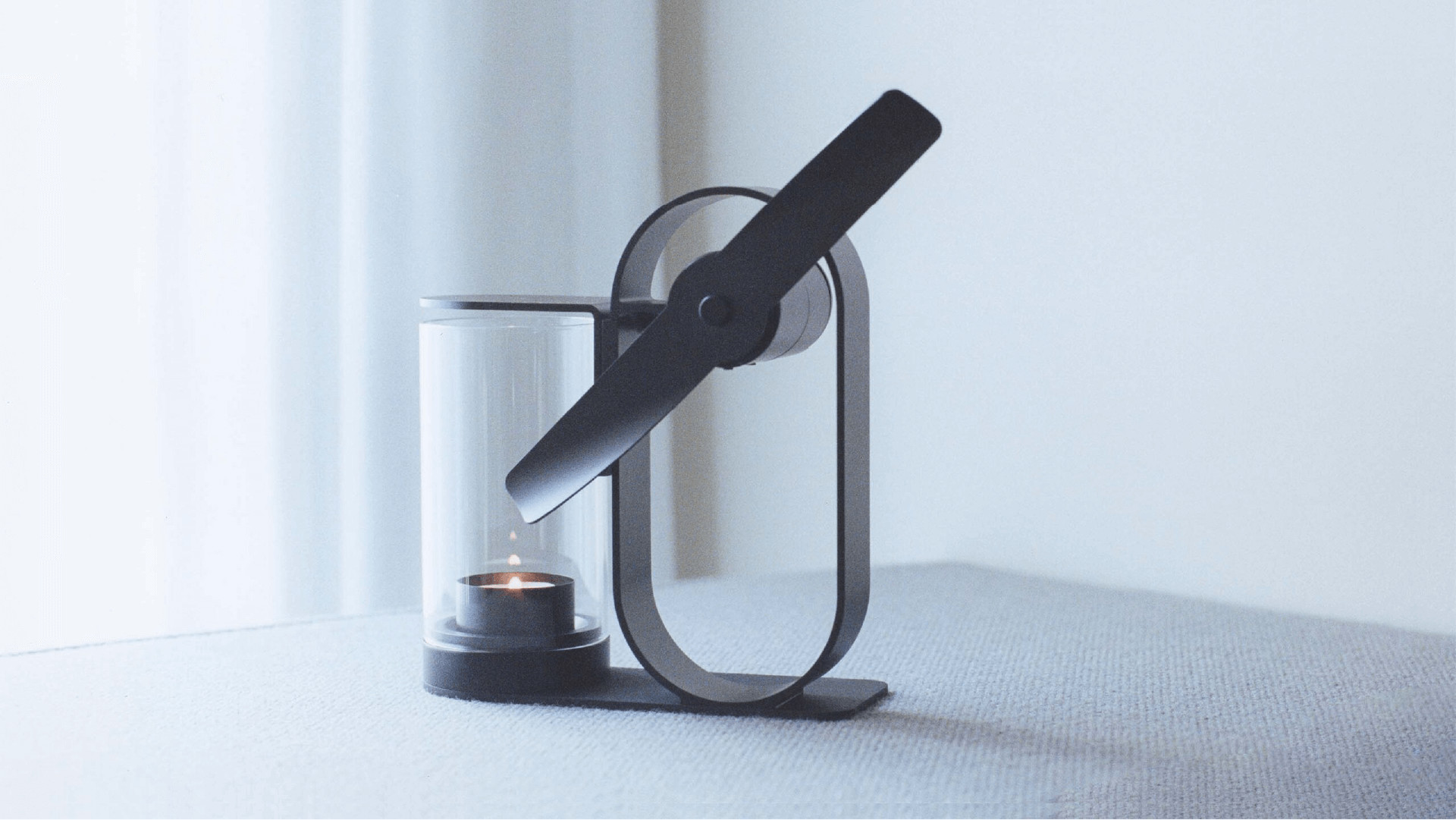 Lei aroma diffuser is self-sufficient and non-electric, powered by a candle